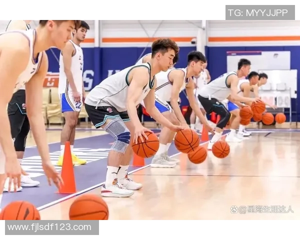 上海男篮青训体系逐步完善推动年轻球员成长与发展新机遇