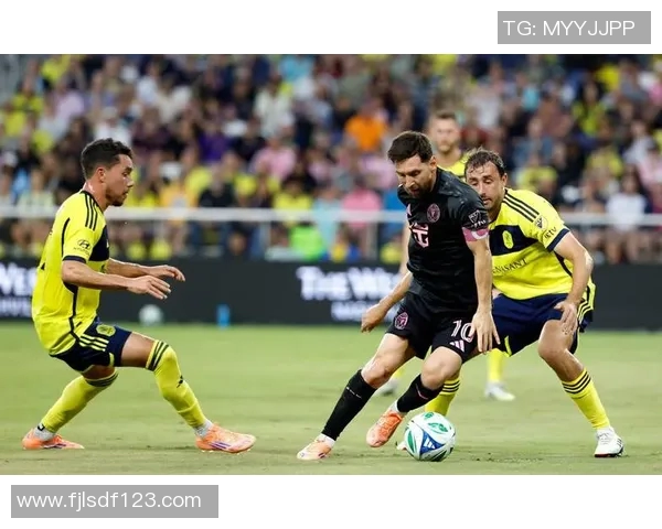 巴塞罗那主场大胜马德里竞技，梅西帽子戏法技惊四座